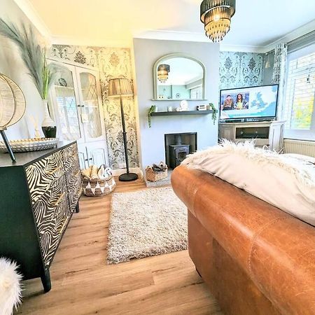 Spacious Lovely 3 Bed House In Keyworth Nottingham Suit Contractors Or Family Extérieur photo