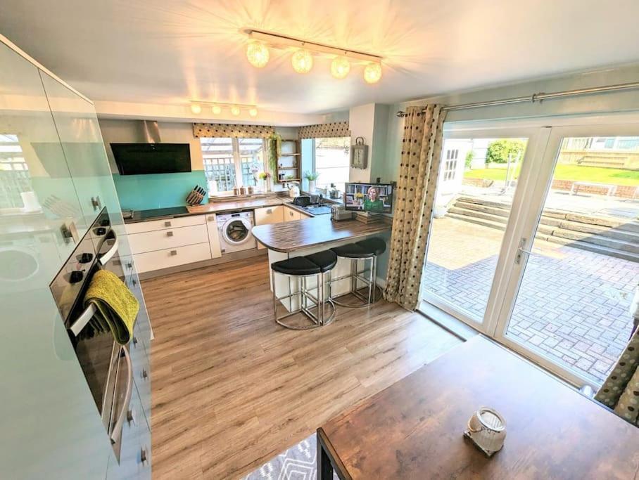 Spacious Lovely 3 Bed House In Keyworth Nottingham Suit Contractors Or Family Extérieur photo