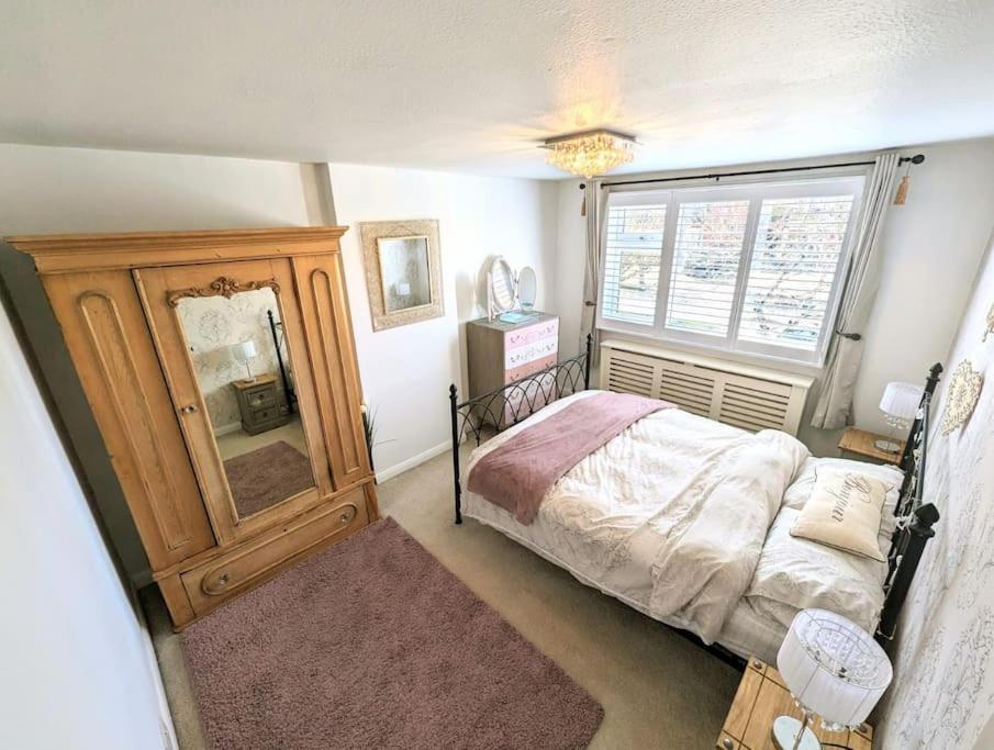 Spacious Lovely 3 Bed House In Keyworth Nottingham Suit Contractors Or Family Extérieur photo